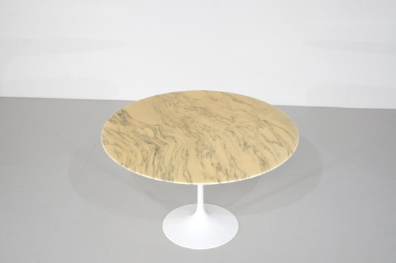 Image 1 of Dining table Tulip in marble by Eero Saarinen for Knoll International - 1960s