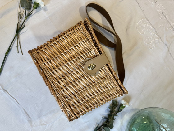 Image 1 of Picnic basket