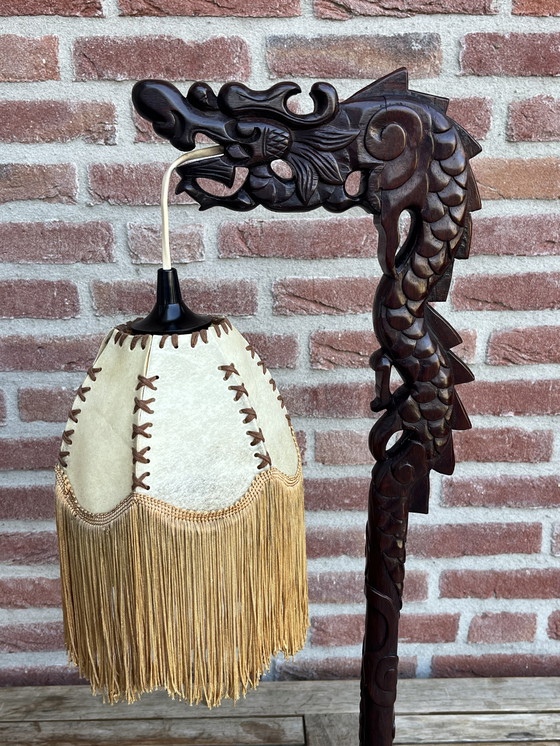 Image 1 of Lámpara antigua china de caoba con forma de dragón (1920-1930)