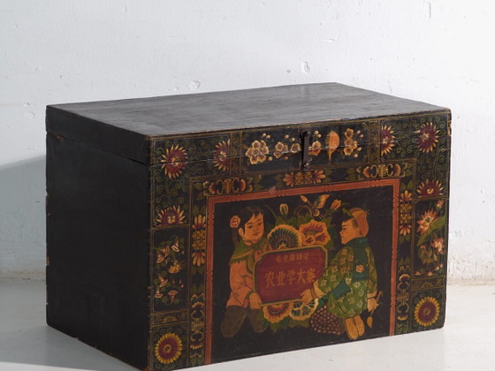 Antike bemalte Truhe aus Kiefernholz – China, circa 1900 – Aufbewahrungsschrank, Iron (photo 2 of 40)