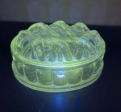 Leerdam Copier Pudding Mold