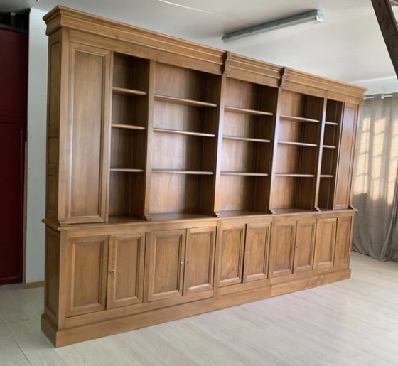 Image 1 of Bibliothèque en bois massif