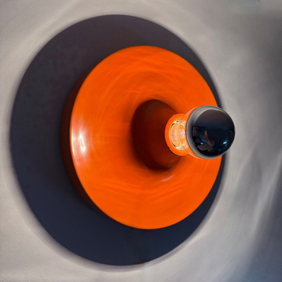 Image 1 of Mid-century design honsel oranje space age schijflamp , jaren 1970 toegeschreven aan Charlotte Perriand voor les arcs