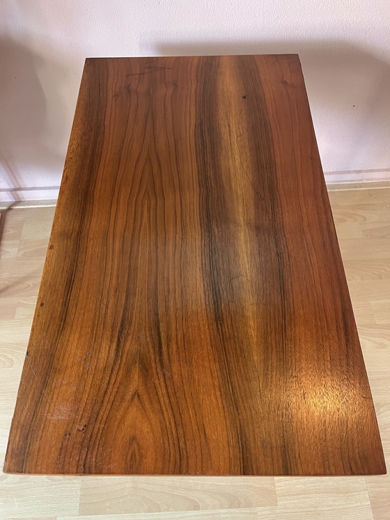 Image 1 of Bellissimo tavolino da caffè vintage di metà secolo con gambe in legno cromato e ruote