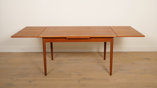 Vintage dining table | Extendable | Teak