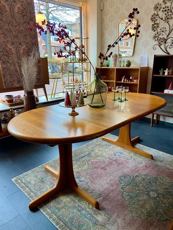 Image 1 of Vintage Danish extendable dining table made of solid teak wood