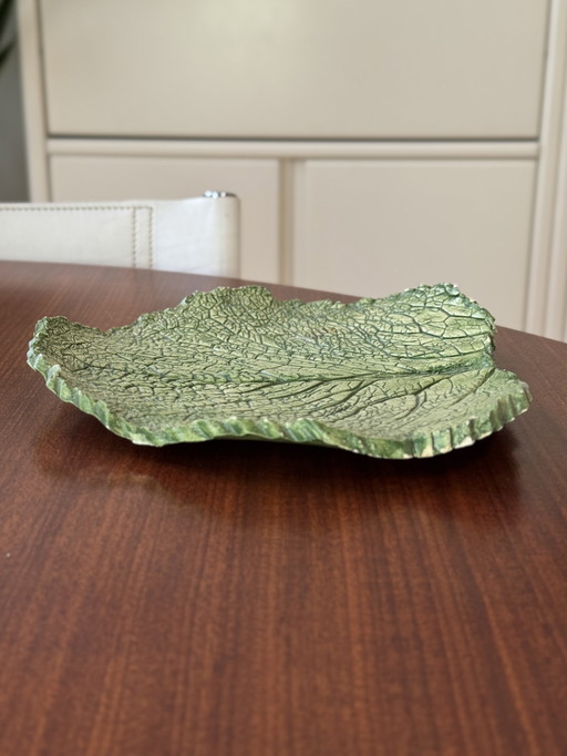Plato/cuenco de cerámica hecho a mano - forma orgánica de hoja de col verde
