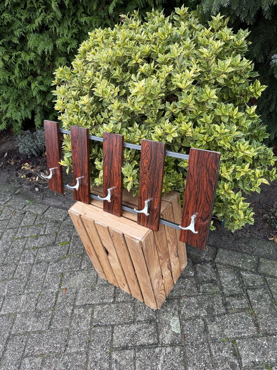 Image 1 of Porte-manteau mural vintage en bois avec crochets en métal