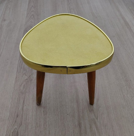 Image 1 of Fifties Beistelltisch gelb