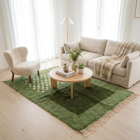 Image 1 of Prachtig handgemaakt olijfgroen vloerkleed van 200 cm x 300 cm.