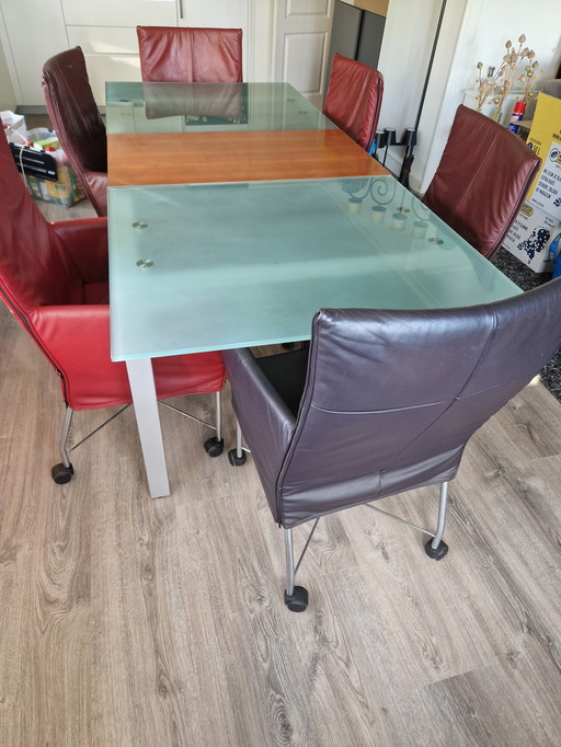 6 Montis Chaplin chairs with glass dining table