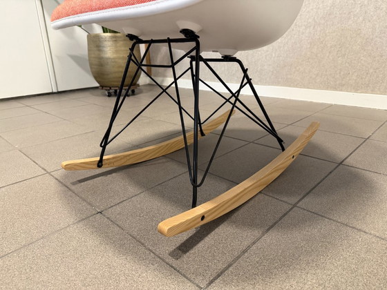 Vitra | Eames | RAR | Poppy Red/Ivory | 1 piece – Rocking chairs, Metal, Plastic (photo 9 of 10)