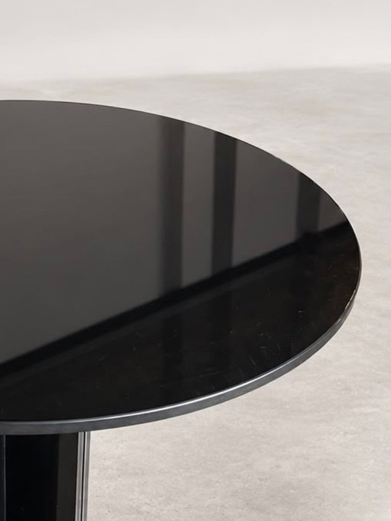 Black glass side table – Metal (photo 5 of 5)