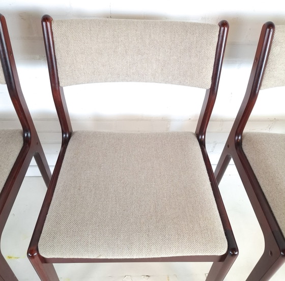 Image 1 of 4 chaises vintage de design danois Findahl en bois et tissu