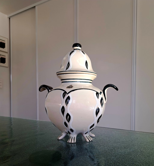 Gouda Tiko plate ginger vase