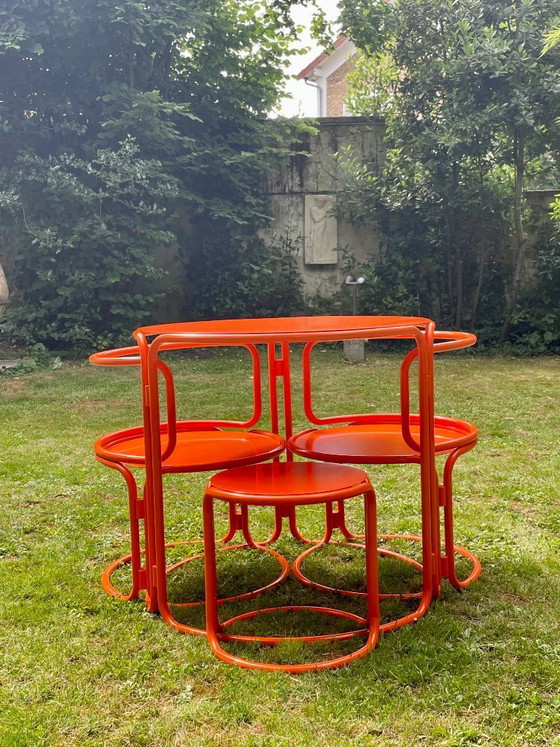 Image 1 of Gae Aulenti - oranje gelakte tuintafel