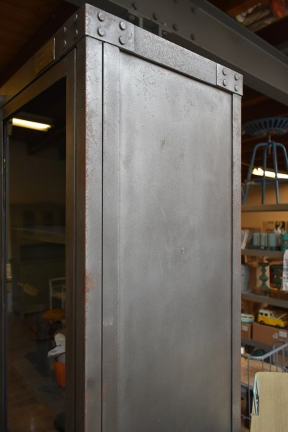 Image 1 of Vitrina metálica 92*40*200 cm