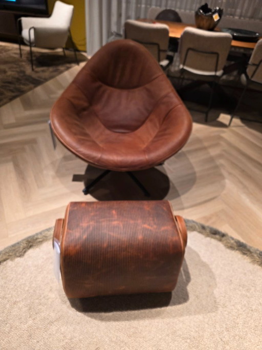 Poltrona nascosta incl. pouf di Label van den Berg