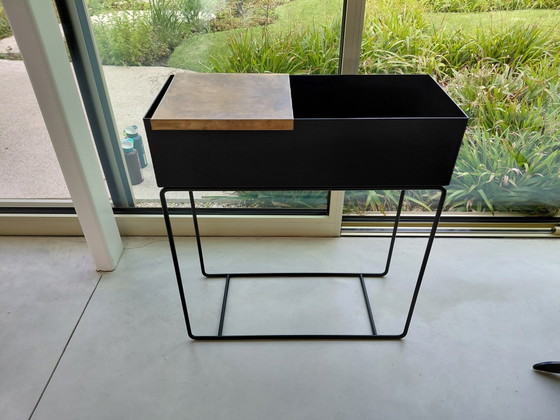 Image 1 of Ferm Living Pflanzkasten mit Messingtafel