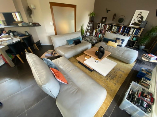 Roche Bobois OCTET Set – 3 Modular Leather Sofas + Jean Paul Gaultier Pouf – modulaire banken