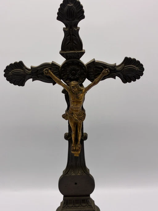 Bronzenes Altarkreuz – Vergoldeter Christus – 19. Jahrhundert – Neugotischer Stil – beeldhouwkunst (photo 2 of 6)