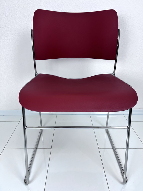 Image 1 of 2 x HOWE 40/4 bijzetstoel - Iconisch ontwerp