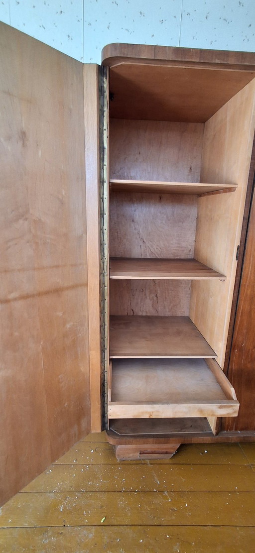 wardrobe