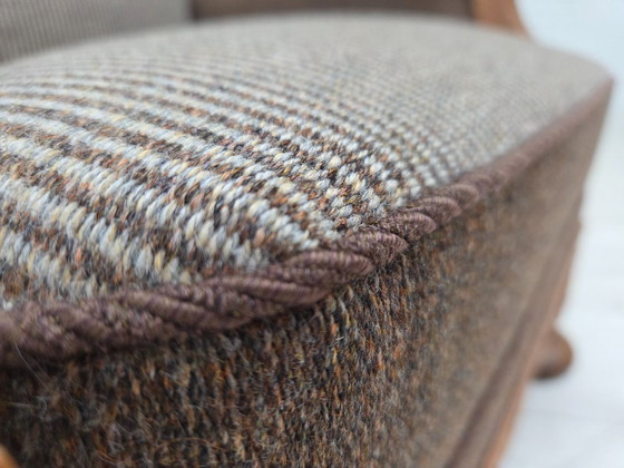 Image 1 of Années 1950, fauteuil danois, meuble en laine, bois de chêne massif sculpté.