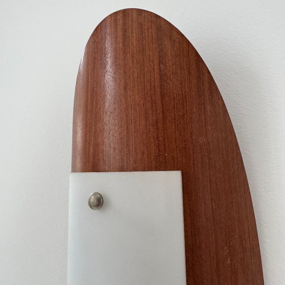 Image 1 of Coppia di applique vintage in legno termoformato e vetro opalino, Francia, 1980