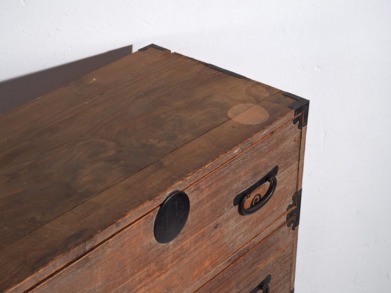 Antique Japanese Tansu Chest of Drawers - Meiji / Taishō Period (c. ) #24 – Iron (photo 11 of 40)
