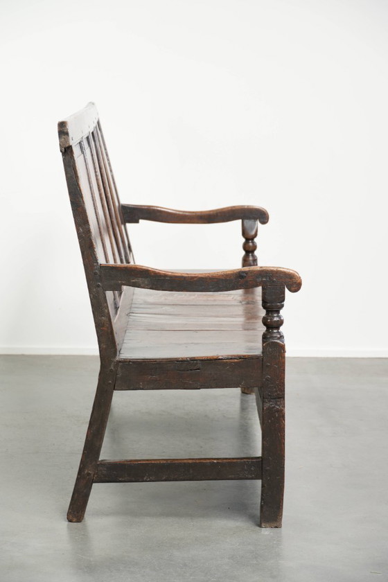 Image 1 of Prachtige antieke Engelse houten bank/ halbank uit begin 18e eeuw met prachtige warme kleuren en mooie details