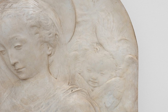 Image 1 of Bajorrelieve en estuco de Virgen con niño de Antonio Rossellino, Italia ca. 1880