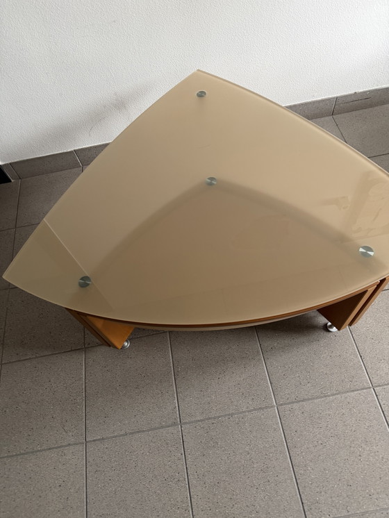 Image 1 of Leolux Joey a mis une table de salon, une chaise et un poef. 