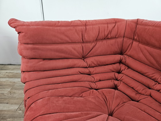 Image 1 of Togo Sofa van Michel Ducaroy voor Ligne Roset in rode stof