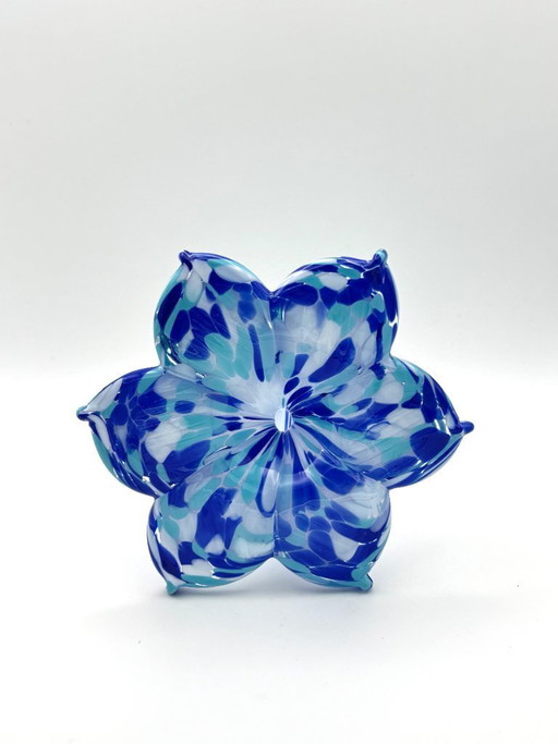 Ein Paar kunstvolle Glasblumen, handgefertigt in Italien nach venezianischer Murano-Tradition, Maße: 15 x 15 x 9 cm