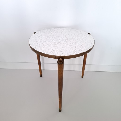 Runder Vintage-Beistelltisch, Mid-Century-Modern-Design, 1970er Jahre