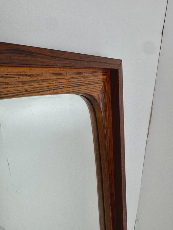 Image 1 of Specchio da parete in palissandro danese: eleganza scolpita di metà secolo
