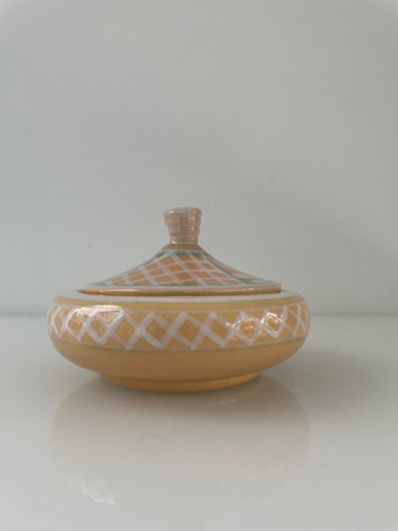 Image 1 of Caja de joyería pintada a mano en suaves tonos pastel