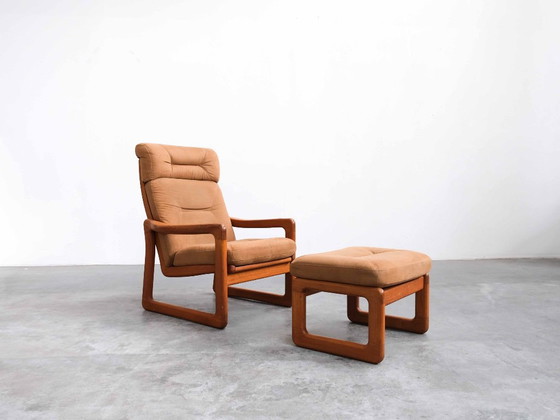 Poltrona schienale alto vintage Holstebro Møbelfabrik con pouf – Teak & Pelle | Anni '70 – Poltrone, Legno (photo 2 of 9)