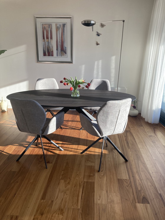 Image 1 of 4 X OS Stühle Modell Hera, Spin Bein 360gr.drehbar retum Funktion Stoff fein gewebt hellgrau.Basis schwarz.