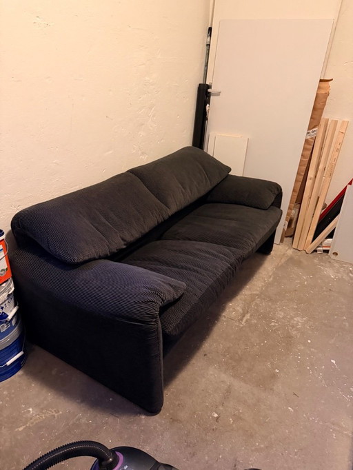 Canapé Cassina Maralunga 2,5 places en velours bicolore