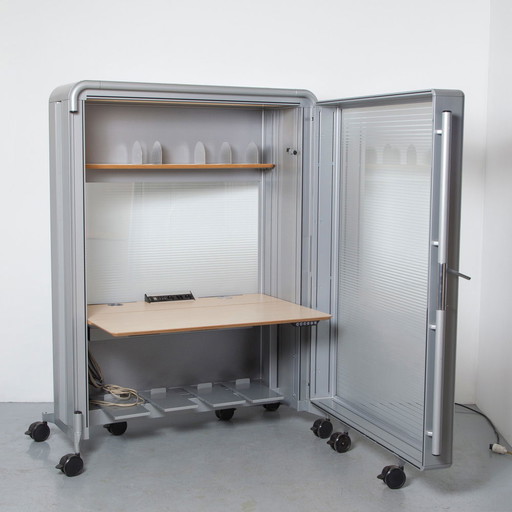 B+T Design mobile box office desk