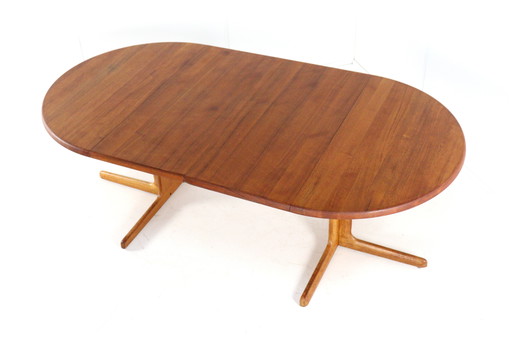 Round 2x extendable dining table vintage Danish solid teak