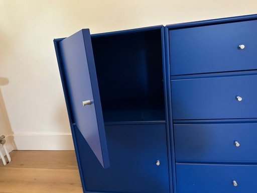 4x blue cabinets from Montana (2 x doors and 2 x drawers)