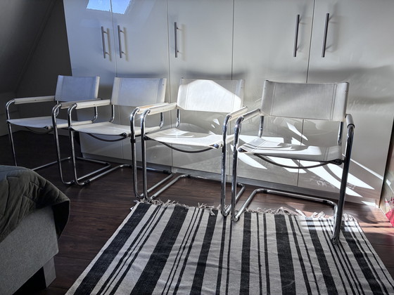 Image 1 of 4 (vier) Bauhaus - Marcel Breuer achtzig Stühle - Weißes Sattelleder
