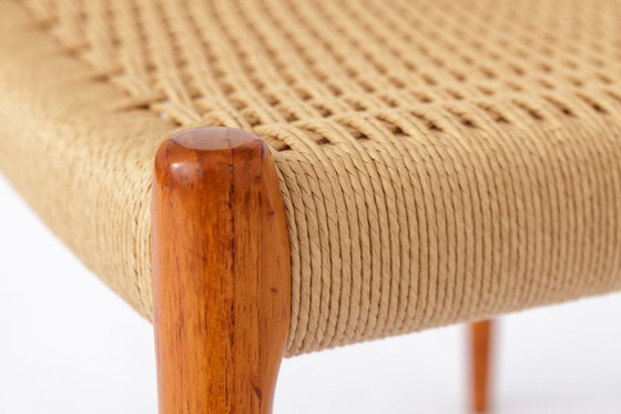 Image 1 of 1 di 8 sedie vintage Niels Otto Moller modello 83, 1974 – Legno di teak, intrecci rinnovati della seduta, design danese, spedizi