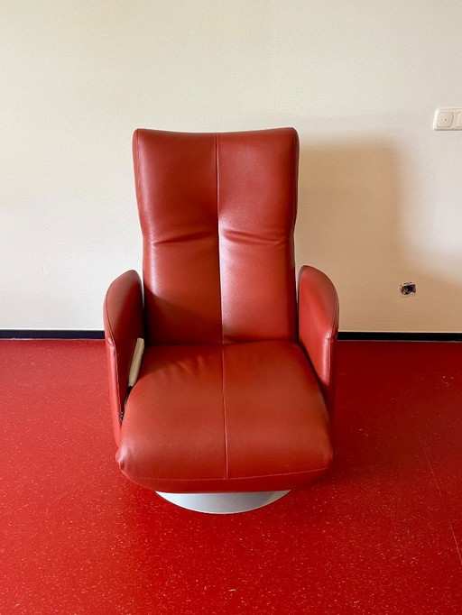 Beautiful Leolux recliner armchair, electrically adjustable