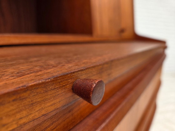 Image 1 of Deense commode uit de jaren 70 met een inklapbare spiegel, gemaakt van teakhout.
