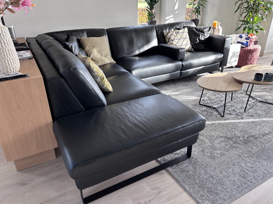 Image 1 of Magnifique canapé d'angle Montel en cuir noir avec section de relaxation électrique