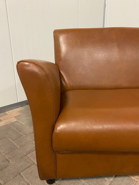 Image 1 of Cognacfarbenes Echtledersofa, 2,5-Sitzer – Erstklassiger Sitzkomfort – Modernes und nachhaltiges Design